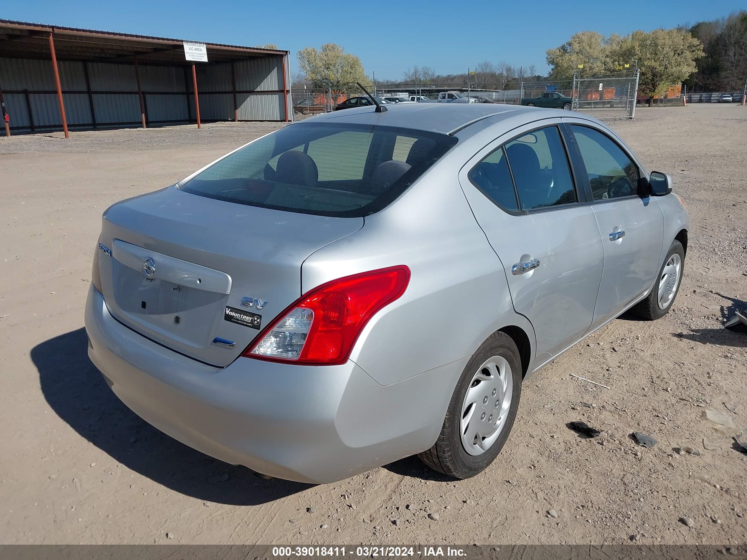 Photo 3 VIN: 3N1CN7AP2CL855568 - NISSAN VERSA 