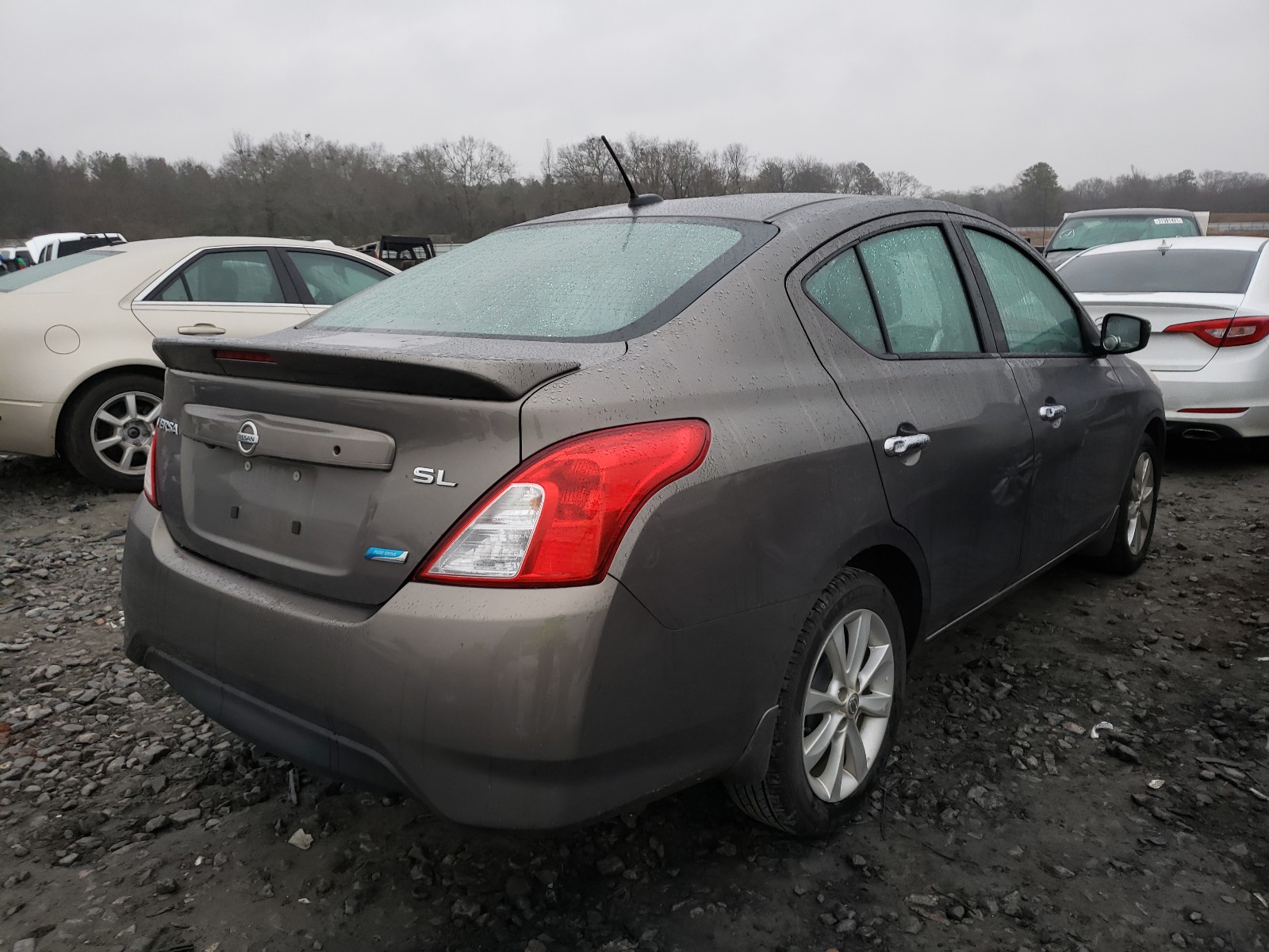 Photo 3 VIN: 3N1CN7AP2FL885657 - NISSAN VERSA S 