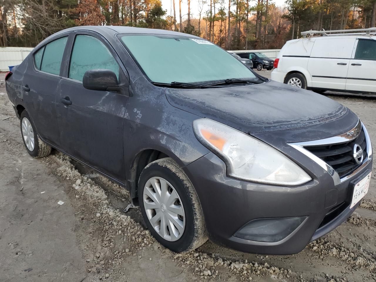 Photo 3 VIN: 3N1CN7AP2FL935215 - NISSAN VERSA 