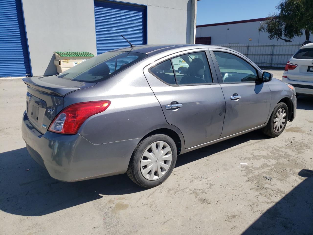 Photo 2 VIN: 3N1CN7AP2GL809681 - NISSAN VERSA 