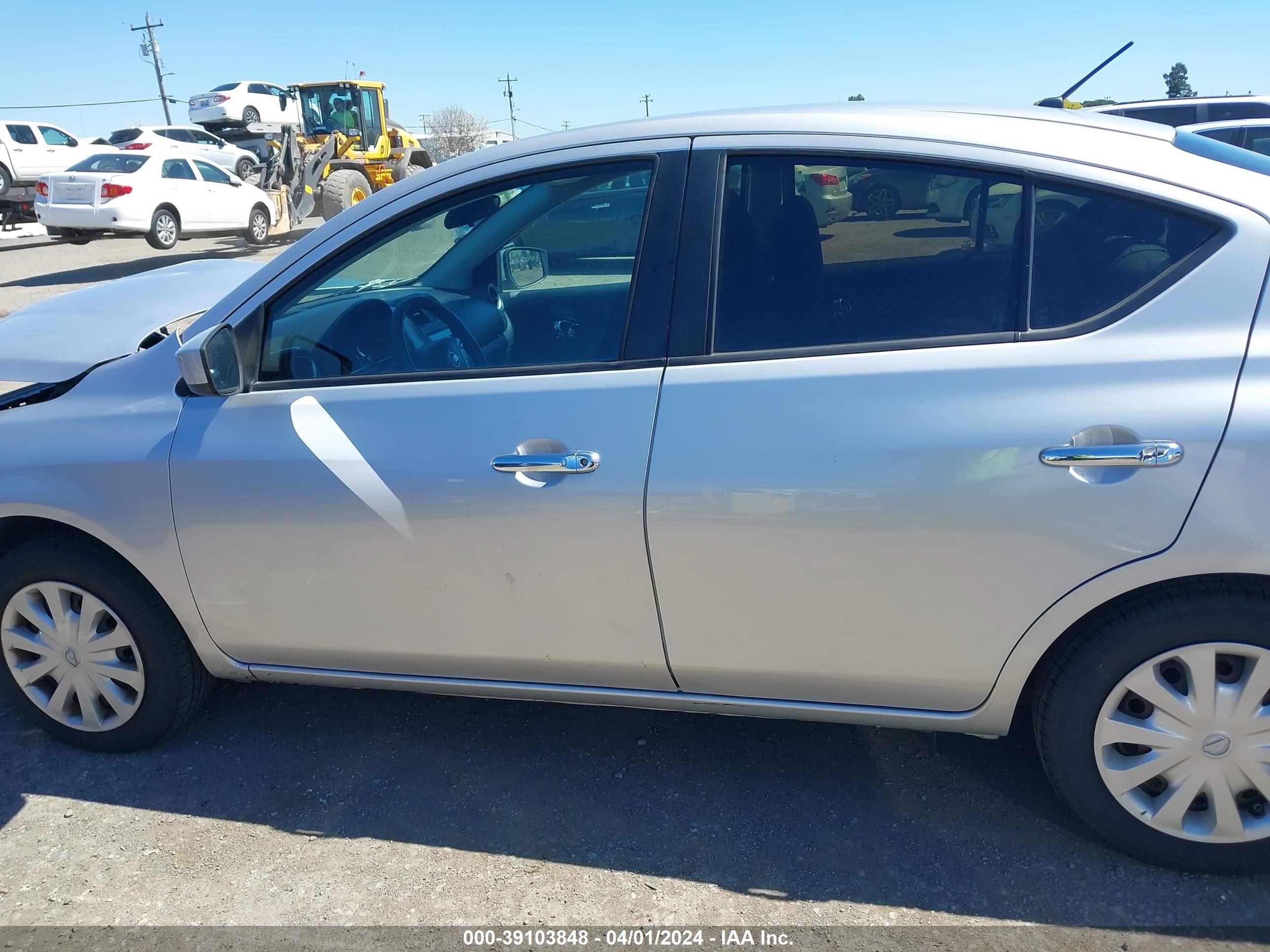 Photo 13 VIN: 3N1CN7AP2GL819305 - NISSAN VERSA 