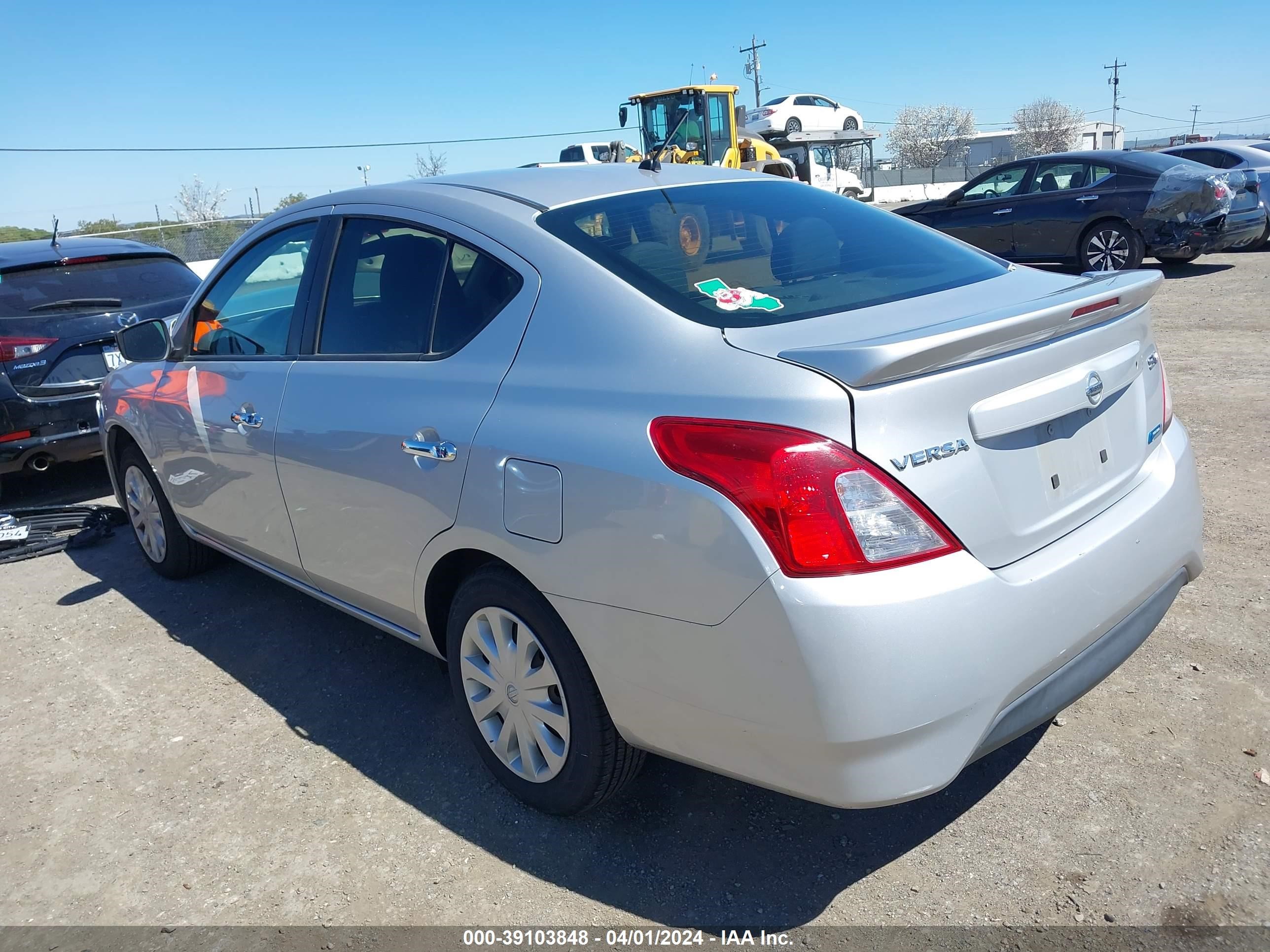 Photo 2 VIN: 3N1CN7AP2GL819305 - NISSAN VERSA 