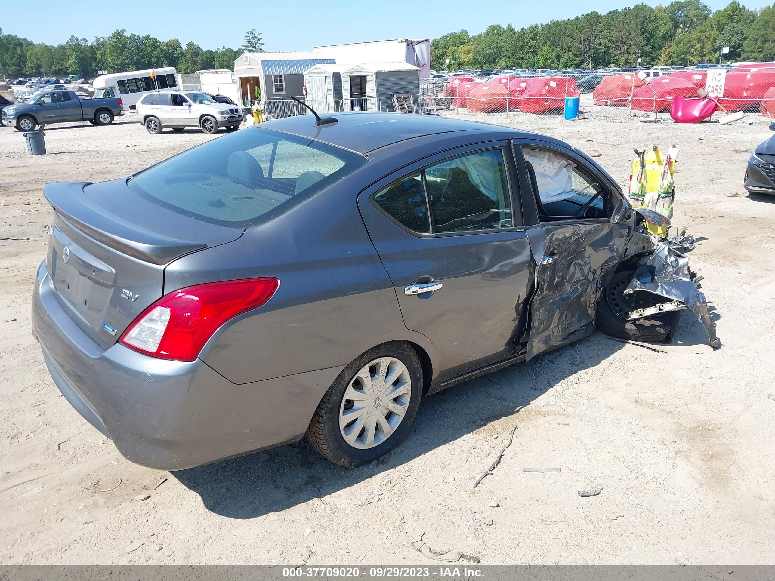 Photo 3 VIN: 3N1CN7AP2GL827906 - NISSAN VERSA 