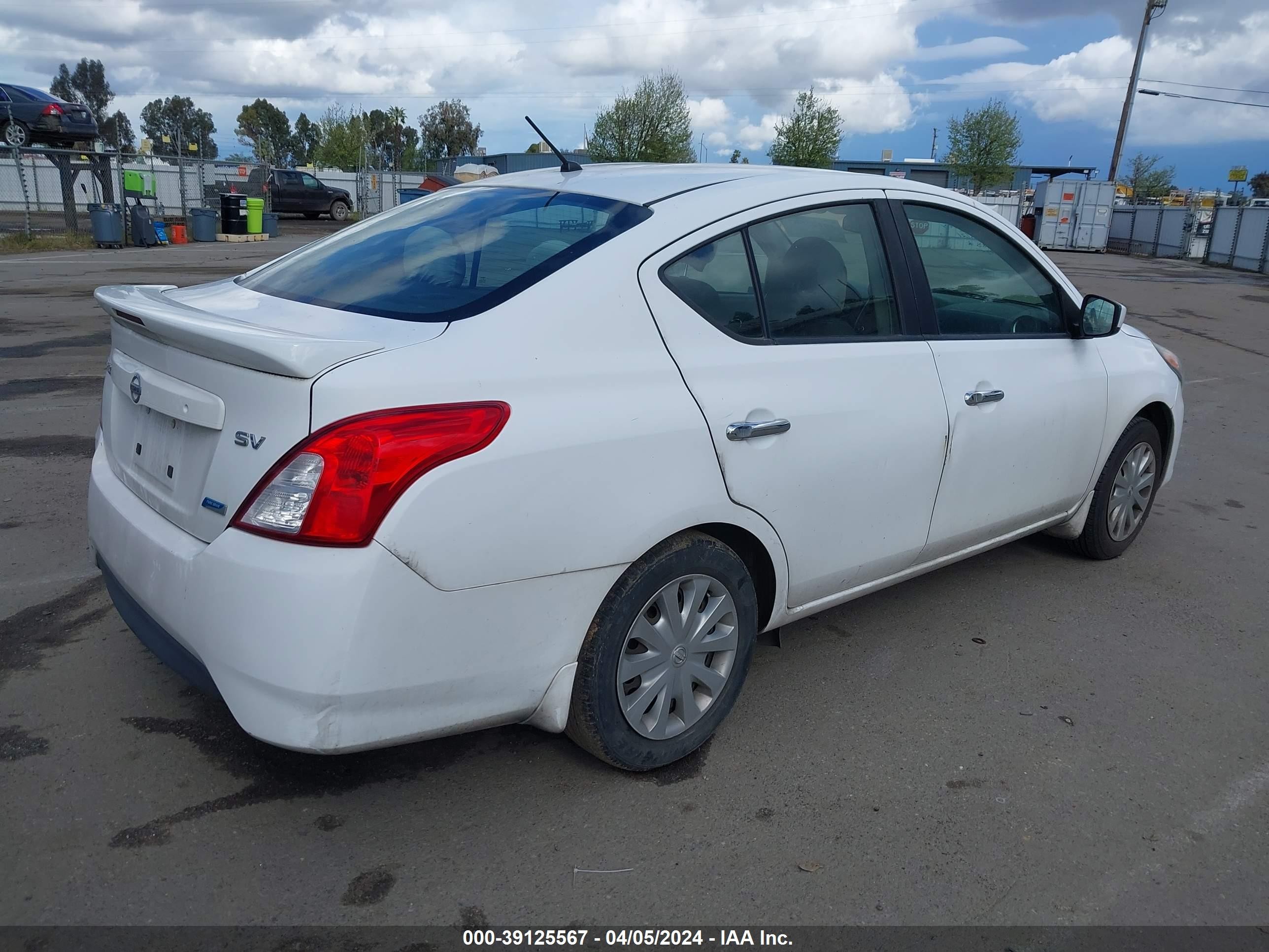 Photo 3 VIN: 3N1CN7AP2GL854104 - NISSAN VERSA 