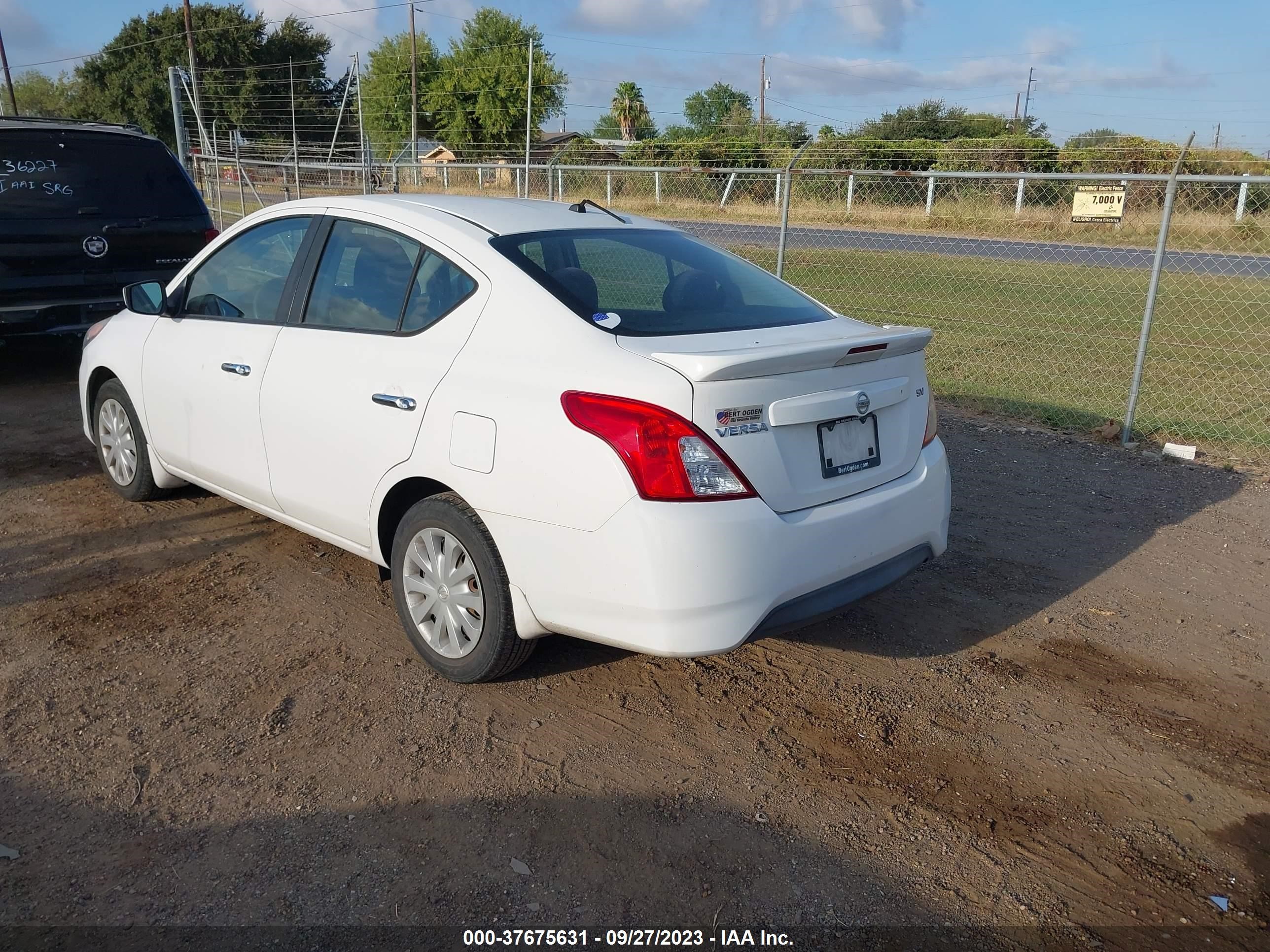 Photo 2 VIN: 3N1CN7AP2HL810878 - NISSAN VERSA 