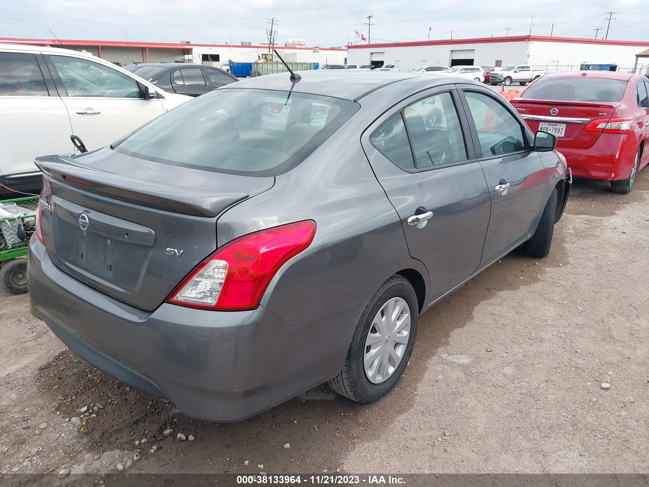 Photo 3 VIN: 3N1CN7AP2HL818284 - NISSAN VERSA 