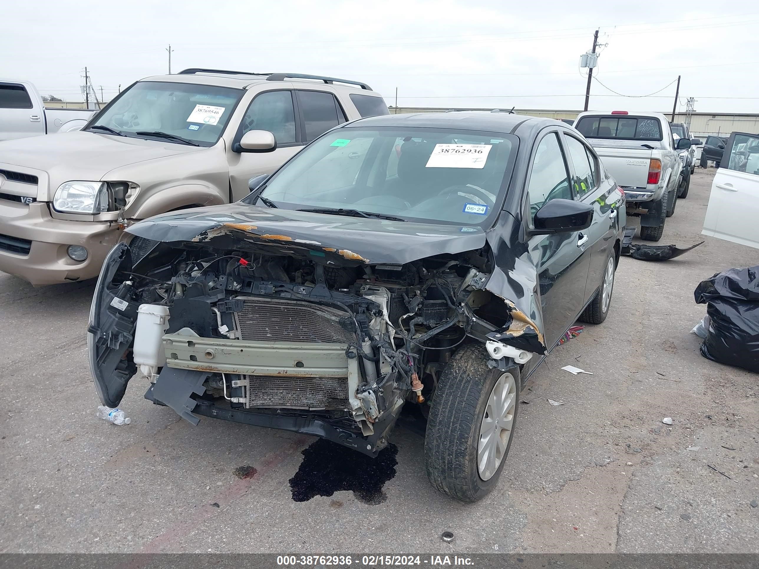 Photo 1 VIN: 3N1CN7AP2JL810255 - NISSAN VERSA 