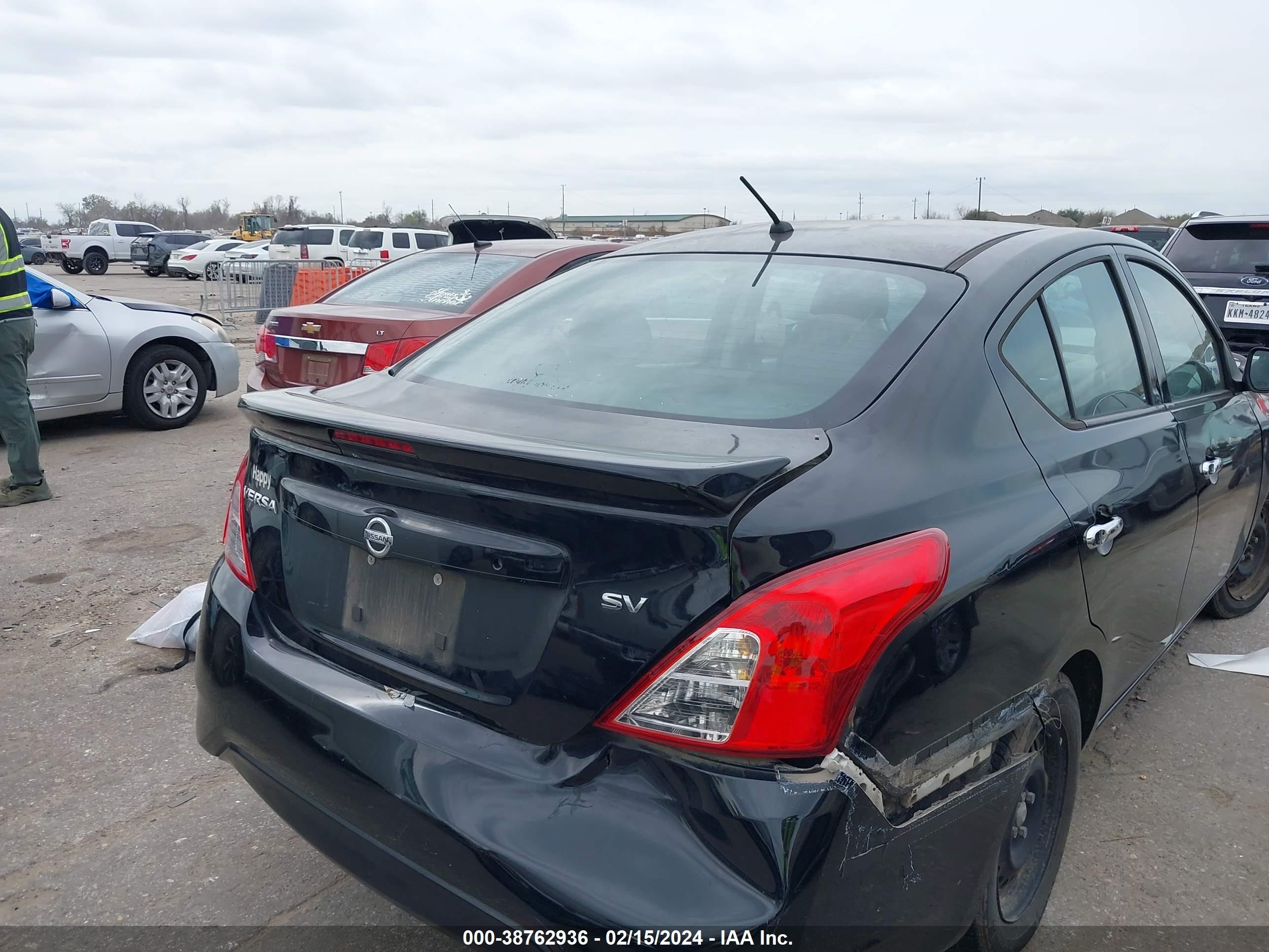 Photo 3 VIN: 3N1CN7AP2JL810255 - NISSAN VERSA 