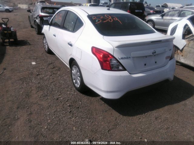 Photo 2 VIN: 3N1CN7AP2JL810658 - NISSAN VERSA 