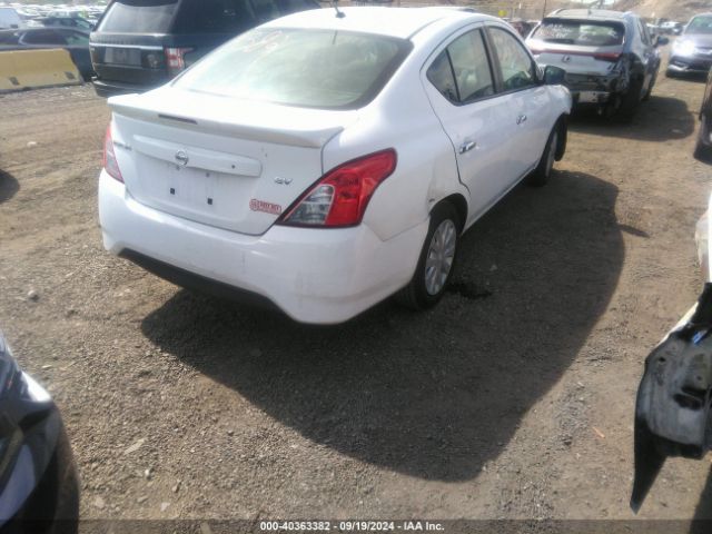 Photo 3 VIN: 3N1CN7AP2JL810658 - NISSAN VERSA 