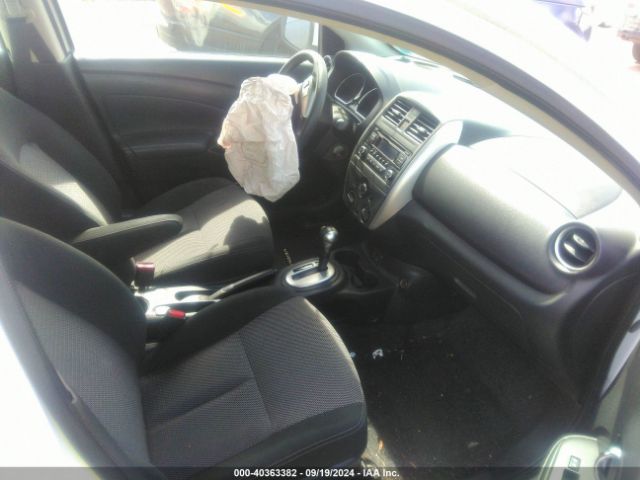 Photo 4 VIN: 3N1CN7AP2JL810658 - NISSAN VERSA 