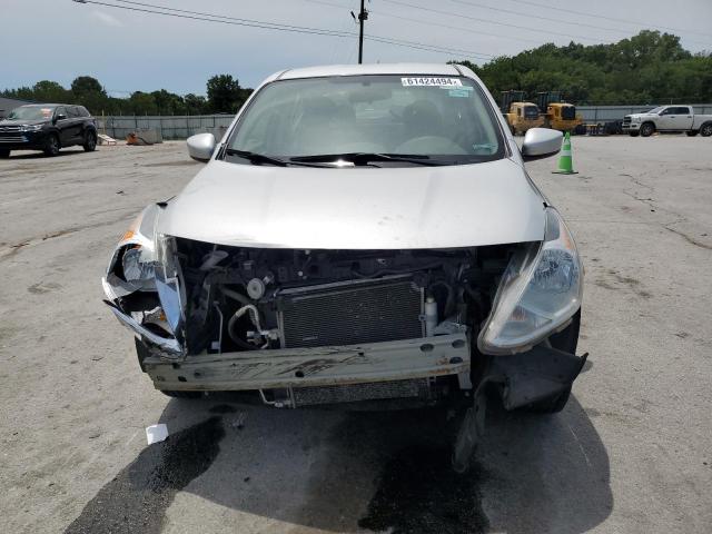 Photo 4 VIN: 3N1CN7AP2JL826374 - NISSAN VERSA 