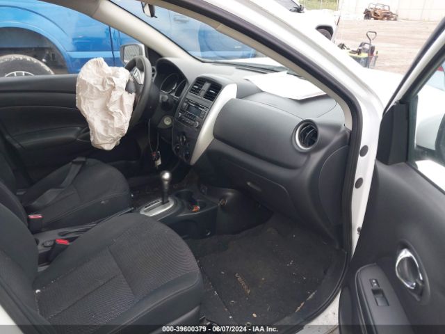 Photo 4 VIN: 3N1CN7AP2JL832160 - NISSAN VERSA 