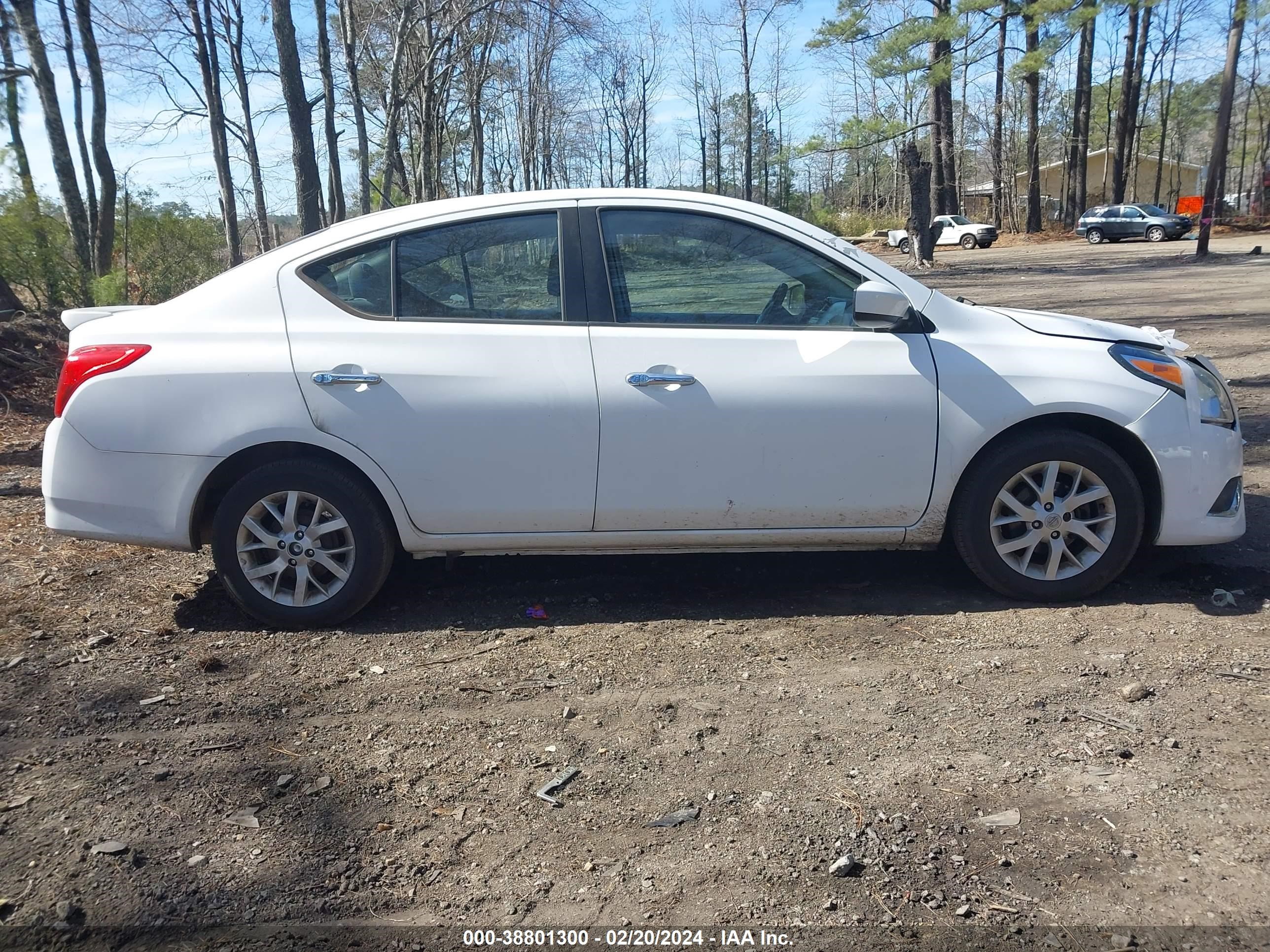 Photo 12 VIN: 3N1CN7AP2JL836600 - NISSAN VERSA 