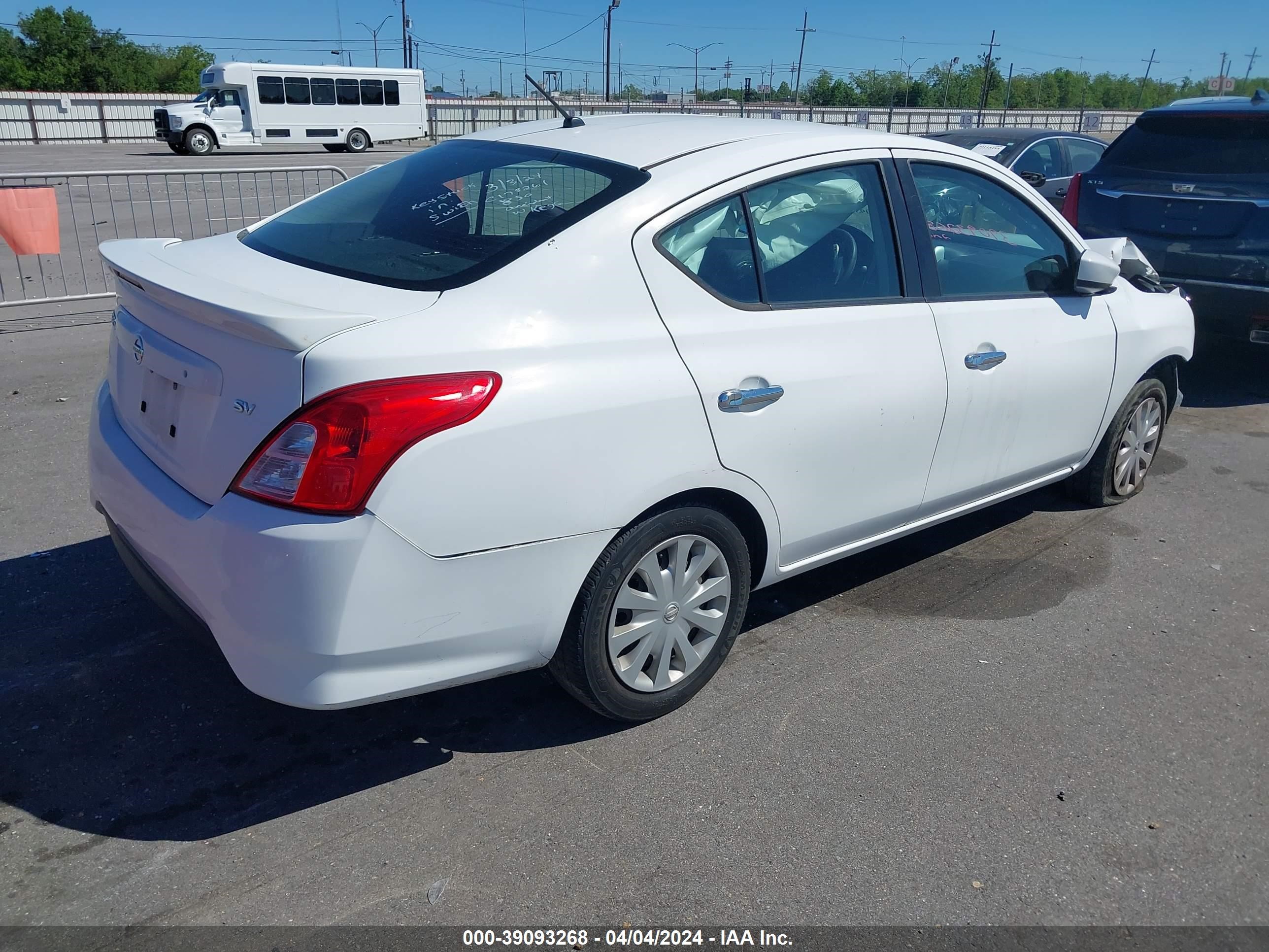 Photo 3 VIN: 3N1CN7AP2JL872531 - NISSAN VERSA 