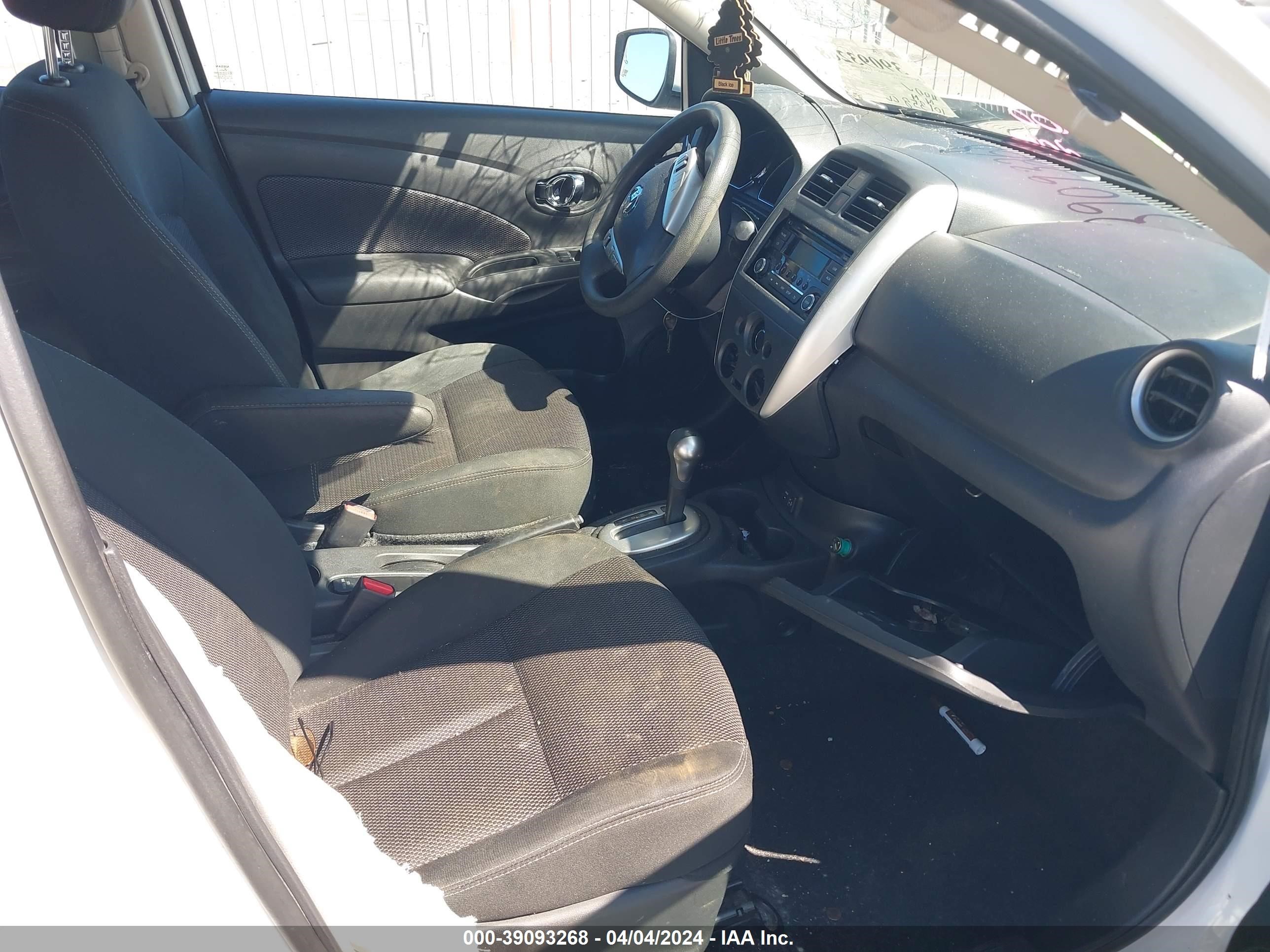 Photo 4 VIN: 3N1CN7AP2JL872531 - NISSAN VERSA 