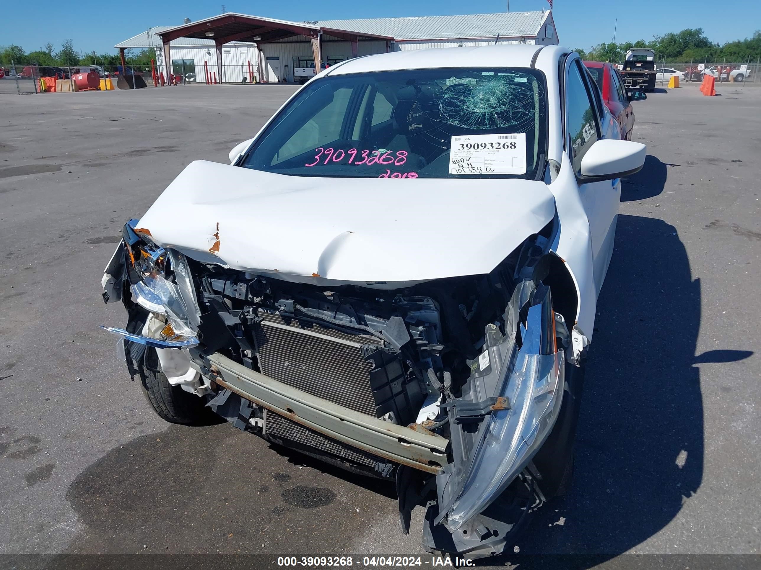 Photo 5 VIN: 3N1CN7AP2JL872531 - NISSAN VERSA 