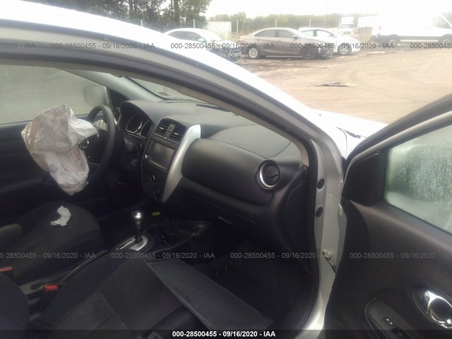 Photo 4 VIN: 3N1CN7AP2JL878068 - NISSAN VERSA SEDAN 