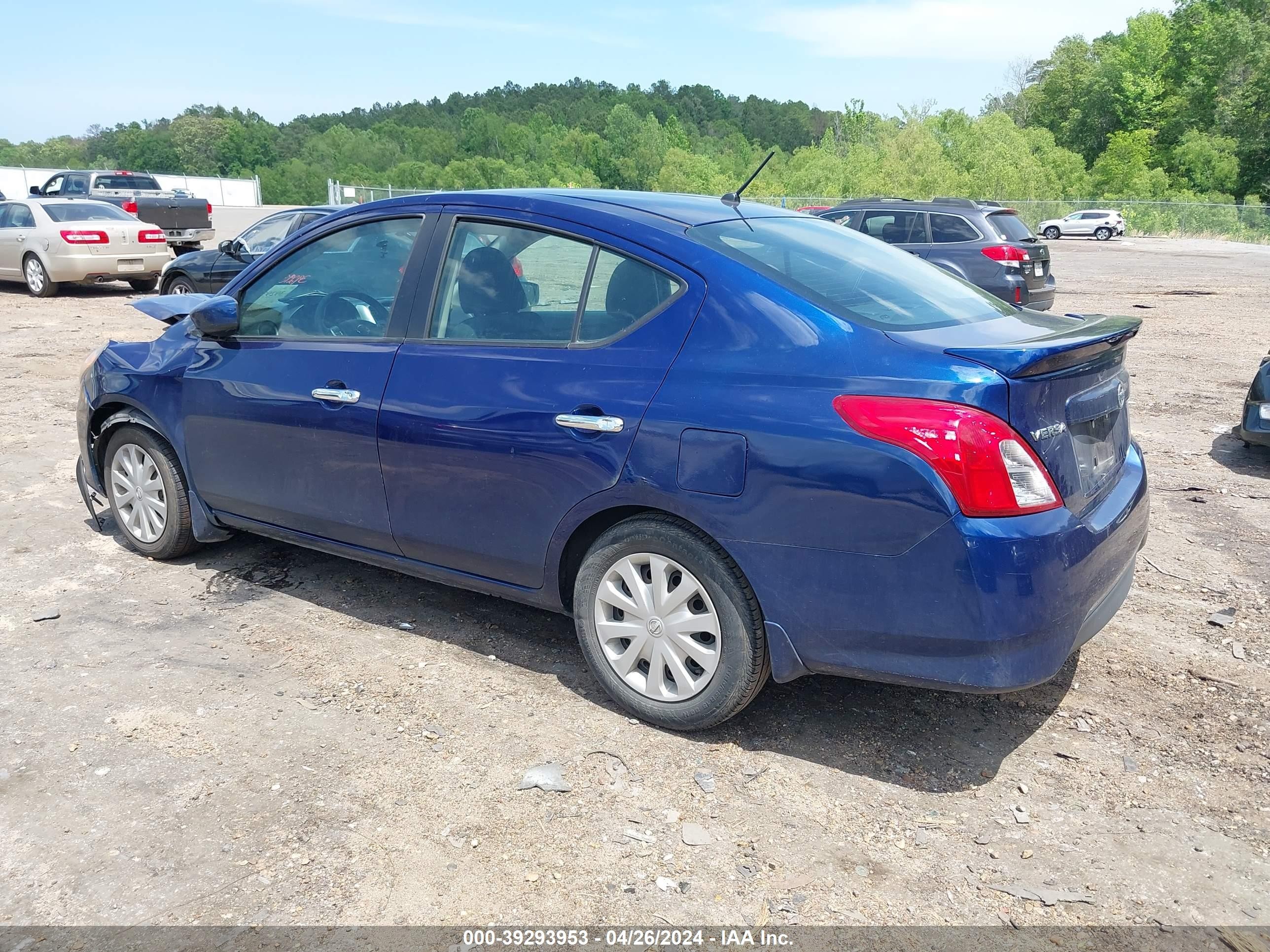 Photo 2 VIN: 3N1CN7AP2JL883173 - NISSAN VERSA 