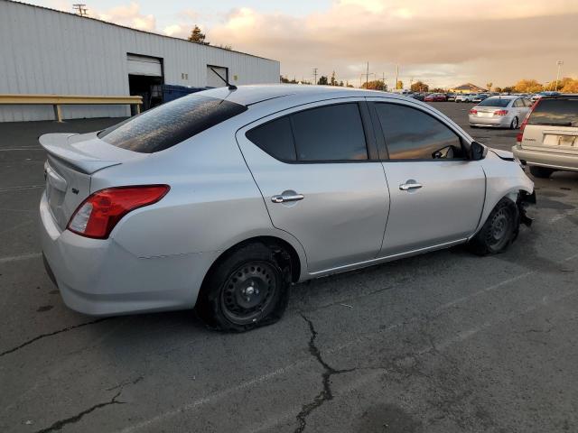 Photo 2 VIN: 3N1CN7AP2JL886316 - NISSAN VERSA S 