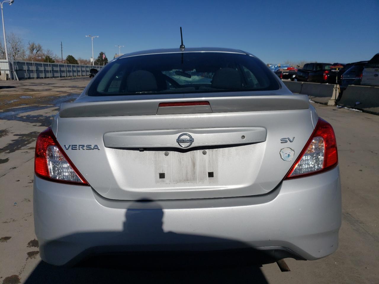 Photo 5 VIN: 3N1CN7AP2JL886543 - NISSAN VERSA 