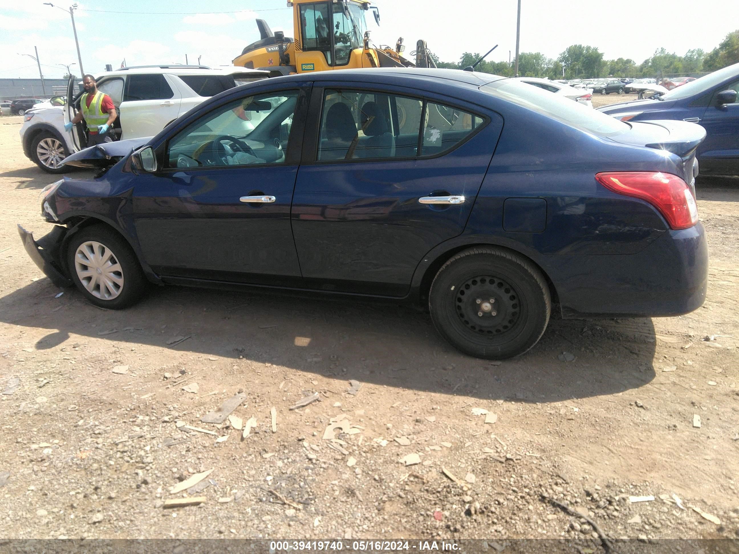 Photo 2 VIN: 3N1CN7AP2KL801234 - NISSAN VERSA 