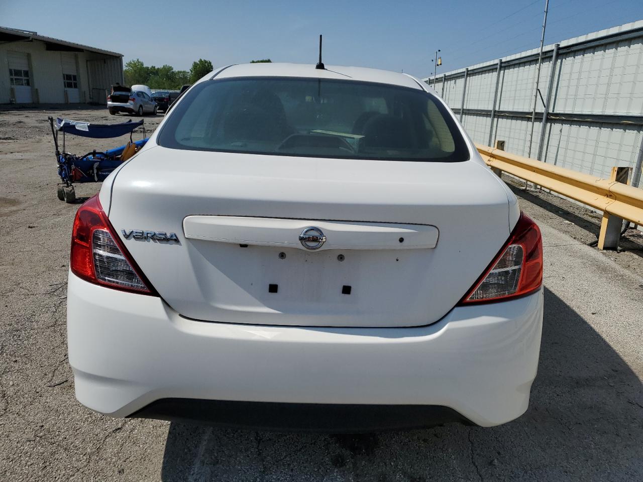 Photo 5 VIN: 3N1CN7AP2KL807129 - NISSAN VERSA 