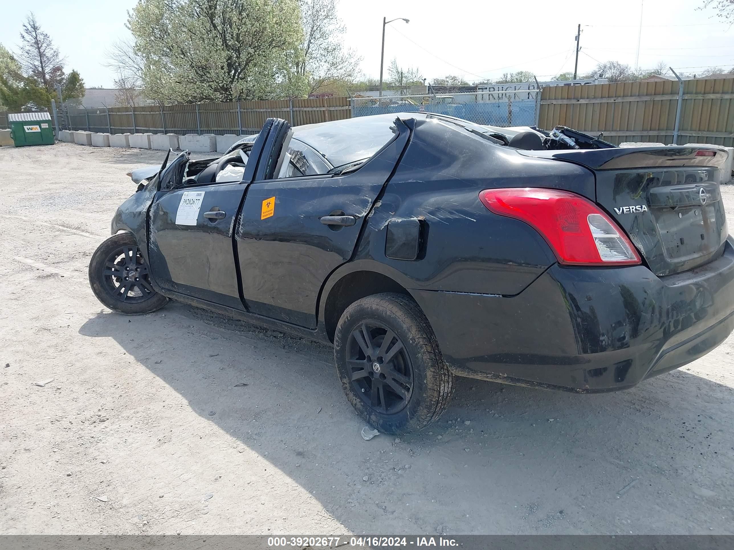 Photo 2 VIN: 3N1CN7AP2KL823668 - NISSAN VERSA 