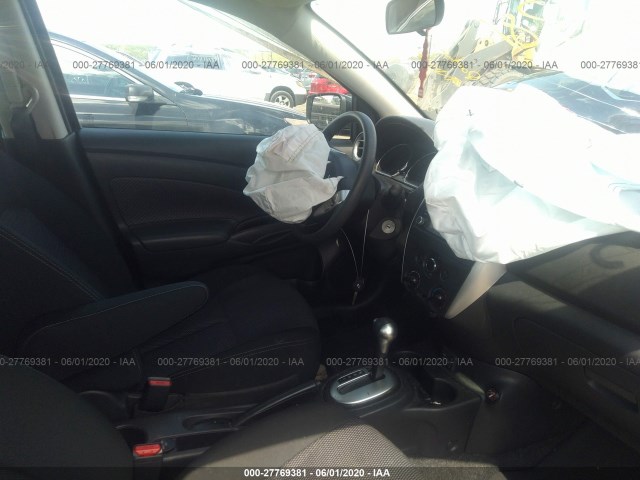 Photo 4 VIN: 3N1CN7AP2KL843158 - NISSAN VERSA SEDAN 