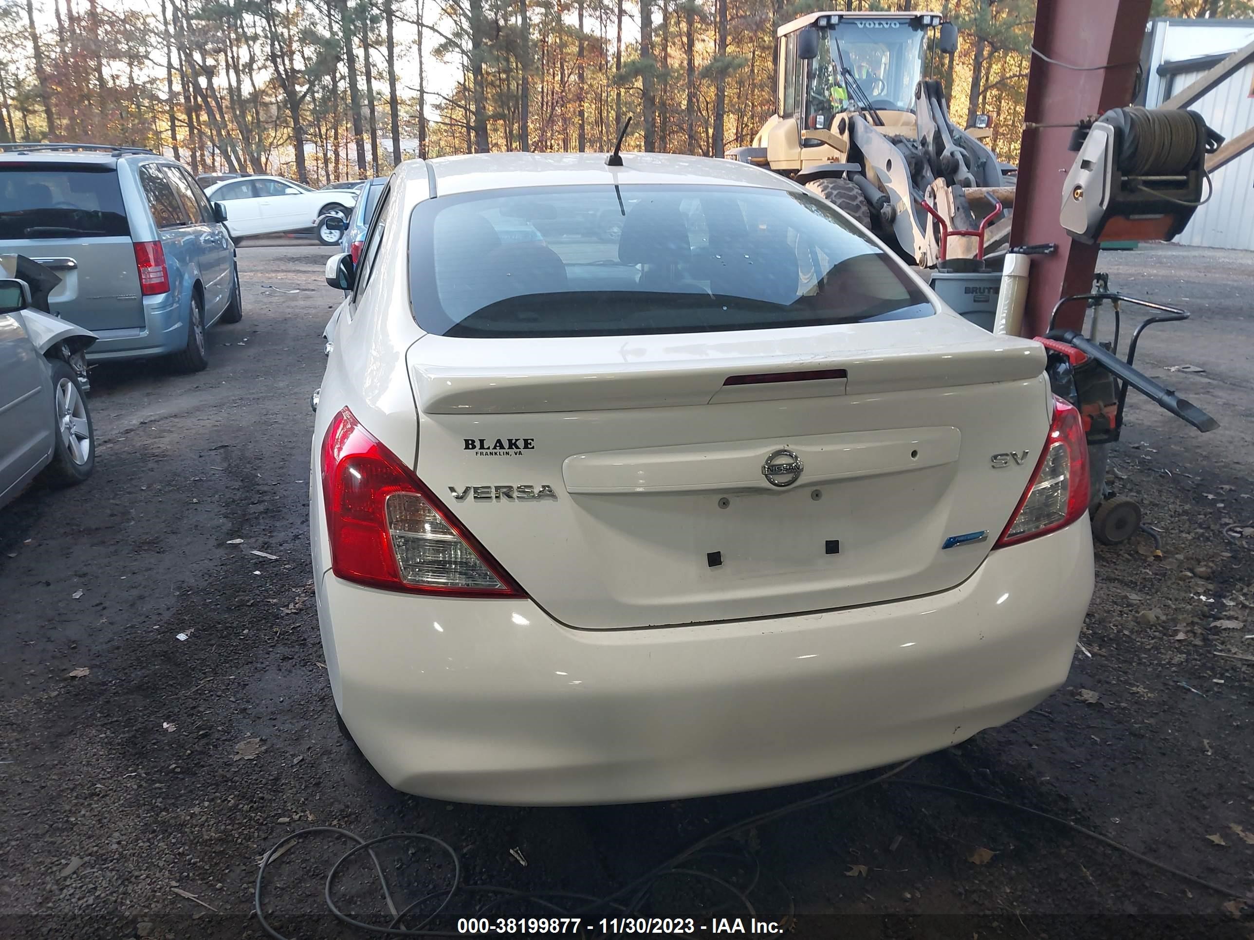 Photo 15 VIN: 3N1CN7AP3EL844985 - NISSAN VERSA 