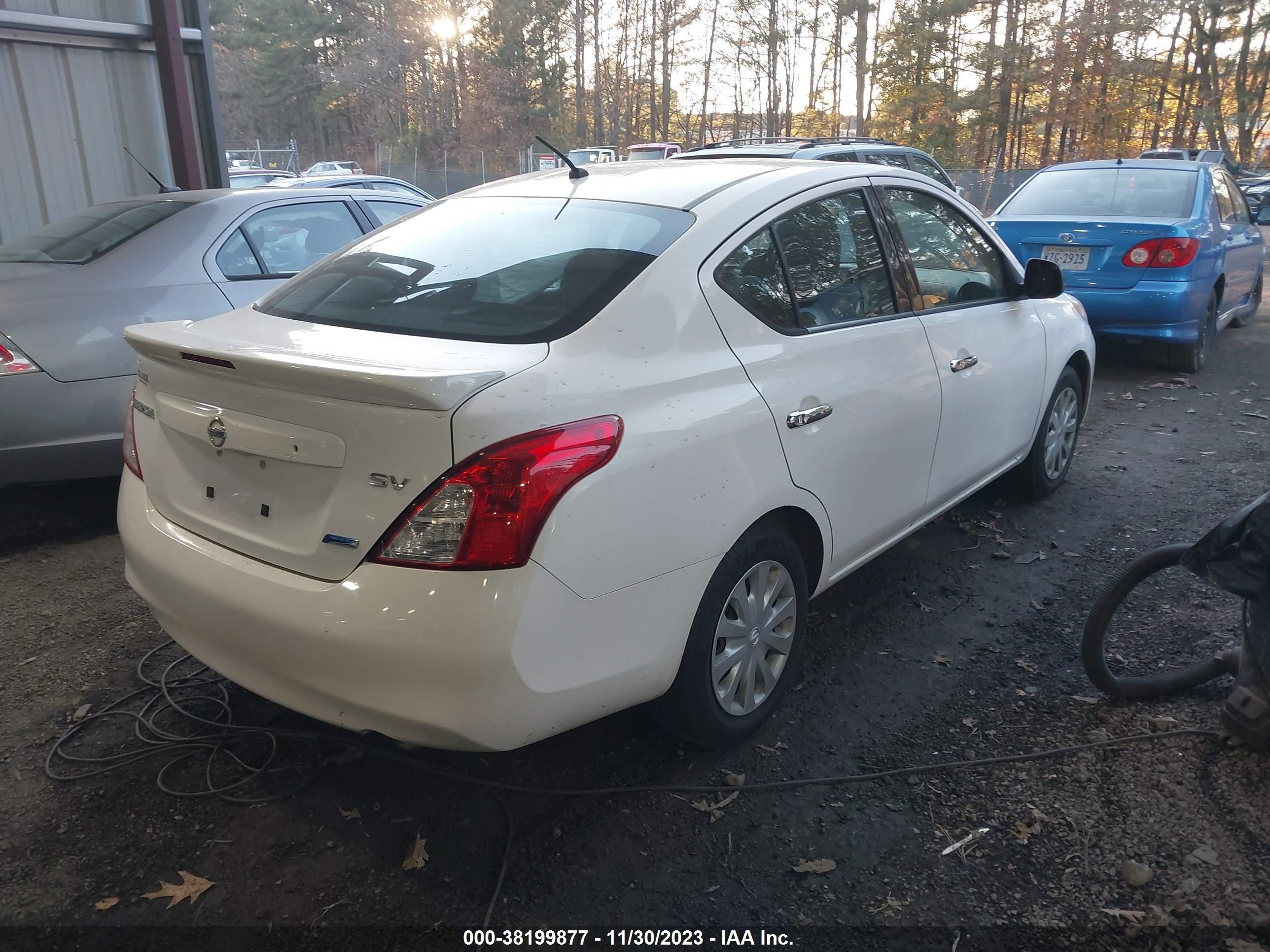 Photo 3 VIN: 3N1CN7AP3EL844985 - NISSAN VERSA 