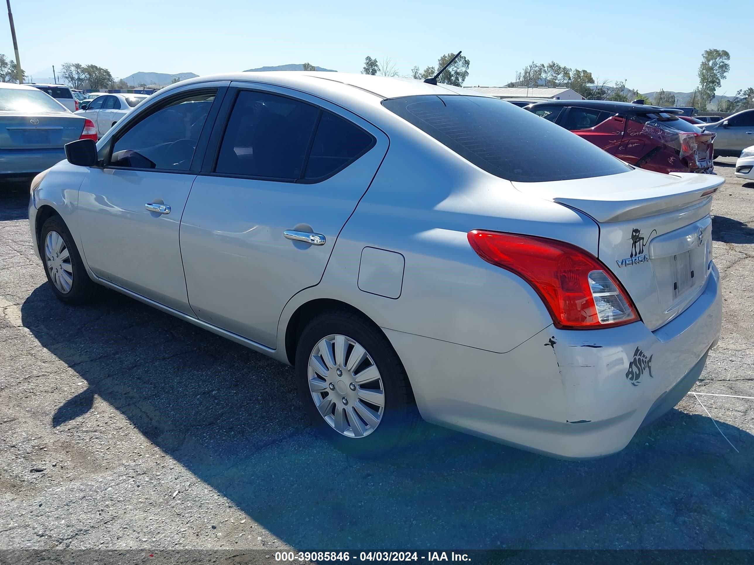 Photo 2 VIN: 3N1CN7AP3FL800132 - NISSAN VERSA 