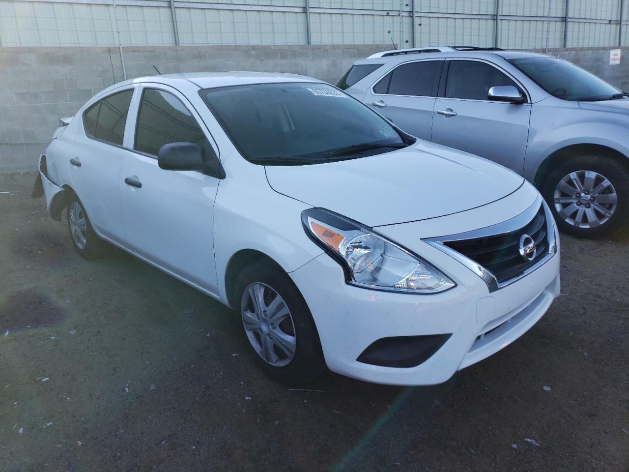 Photo 3 VIN: 3N1CN7AP3FL833051 - NISSAN VERSA 