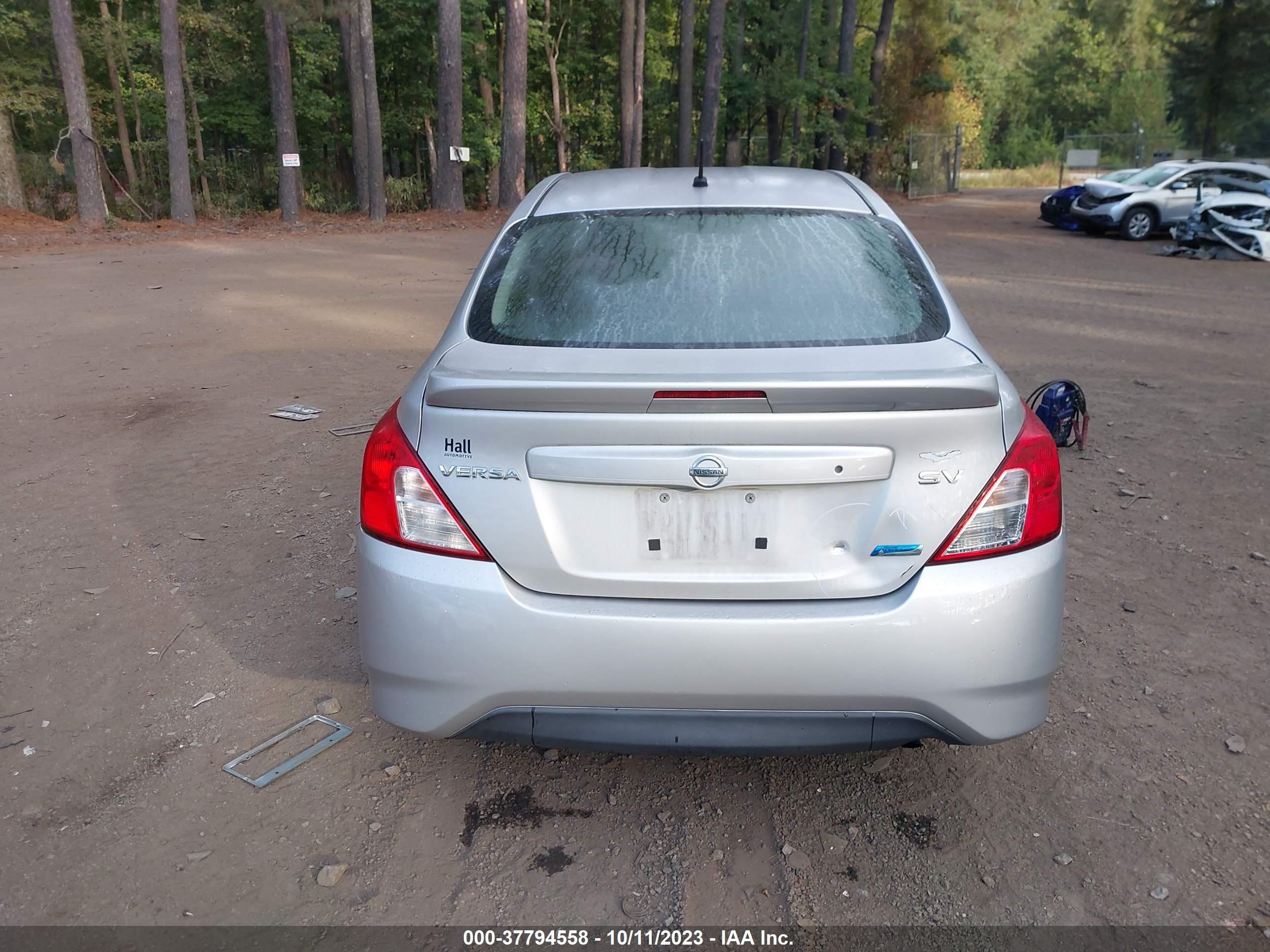 Photo 15 VIN: 3N1CN7AP3FL872755 - NISSAN VERSA 