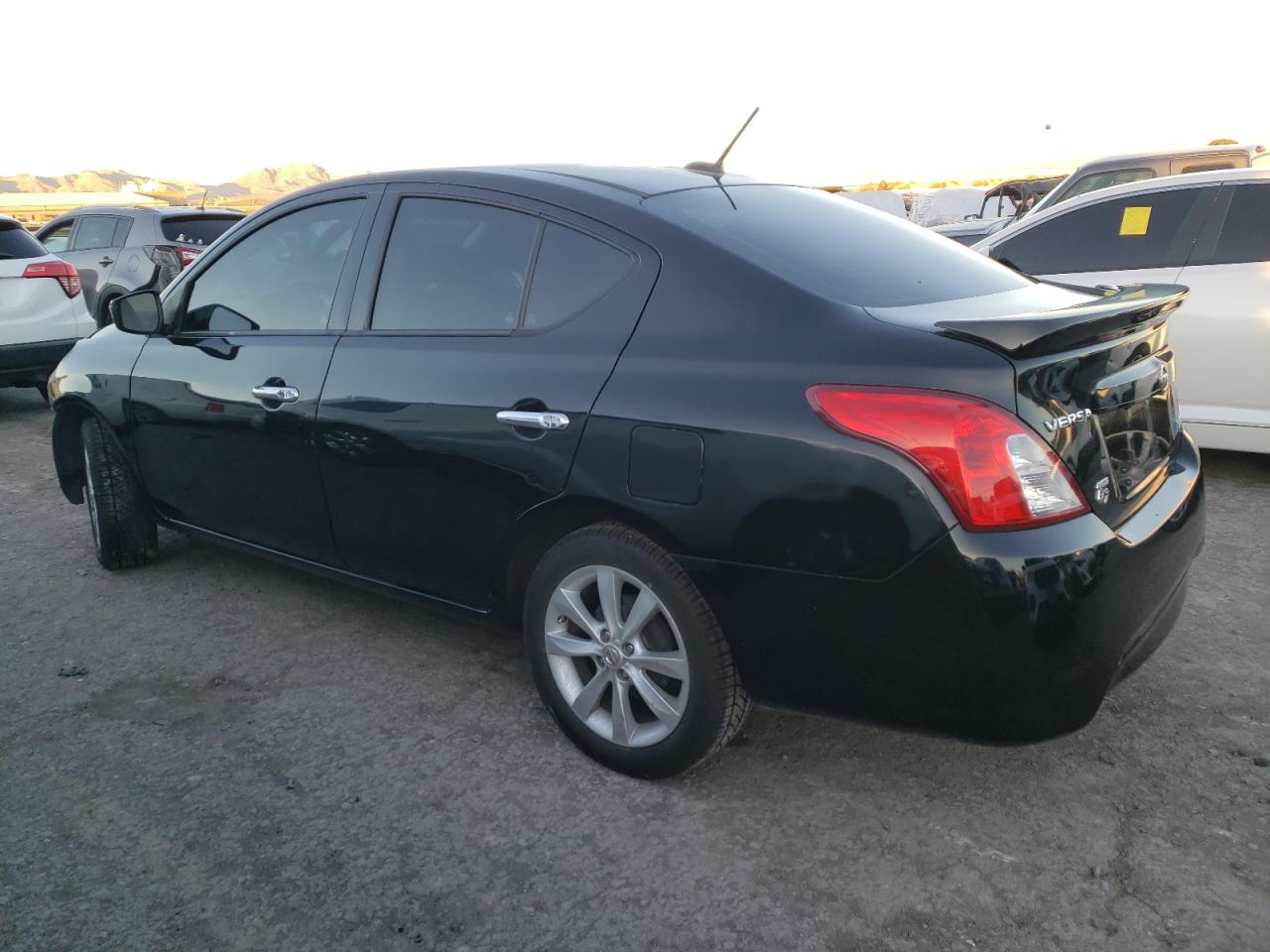 Photo 1 VIN: 3N1CN7AP3FL876952 - NISSAN VERSA 