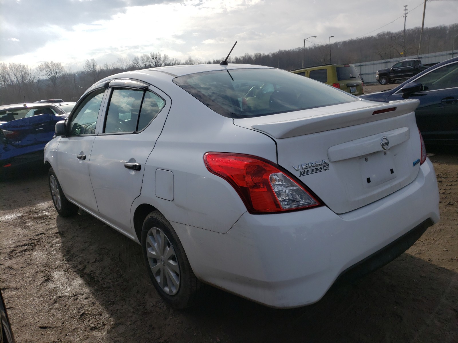 Photo 2 VIN: 3N1CN7AP3FL888373 - NISSAN VERSA S 