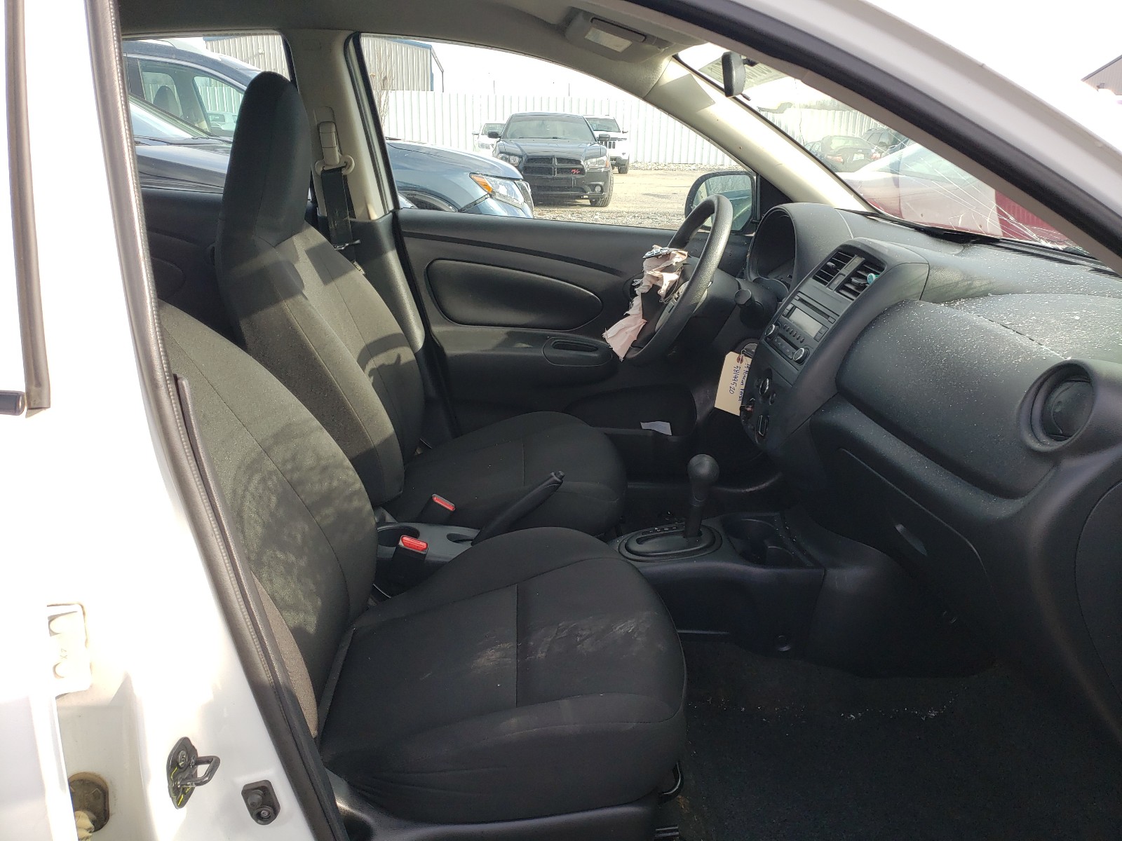 Photo 4 VIN: 3N1CN7AP3FL888373 - NISSAN VERSA S 