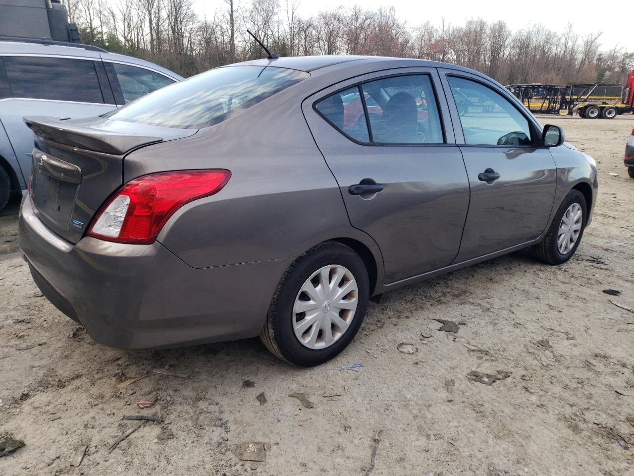 Photo 2 VIN: 3N1CN7AP3FL945381 - NISSAN VERSA 