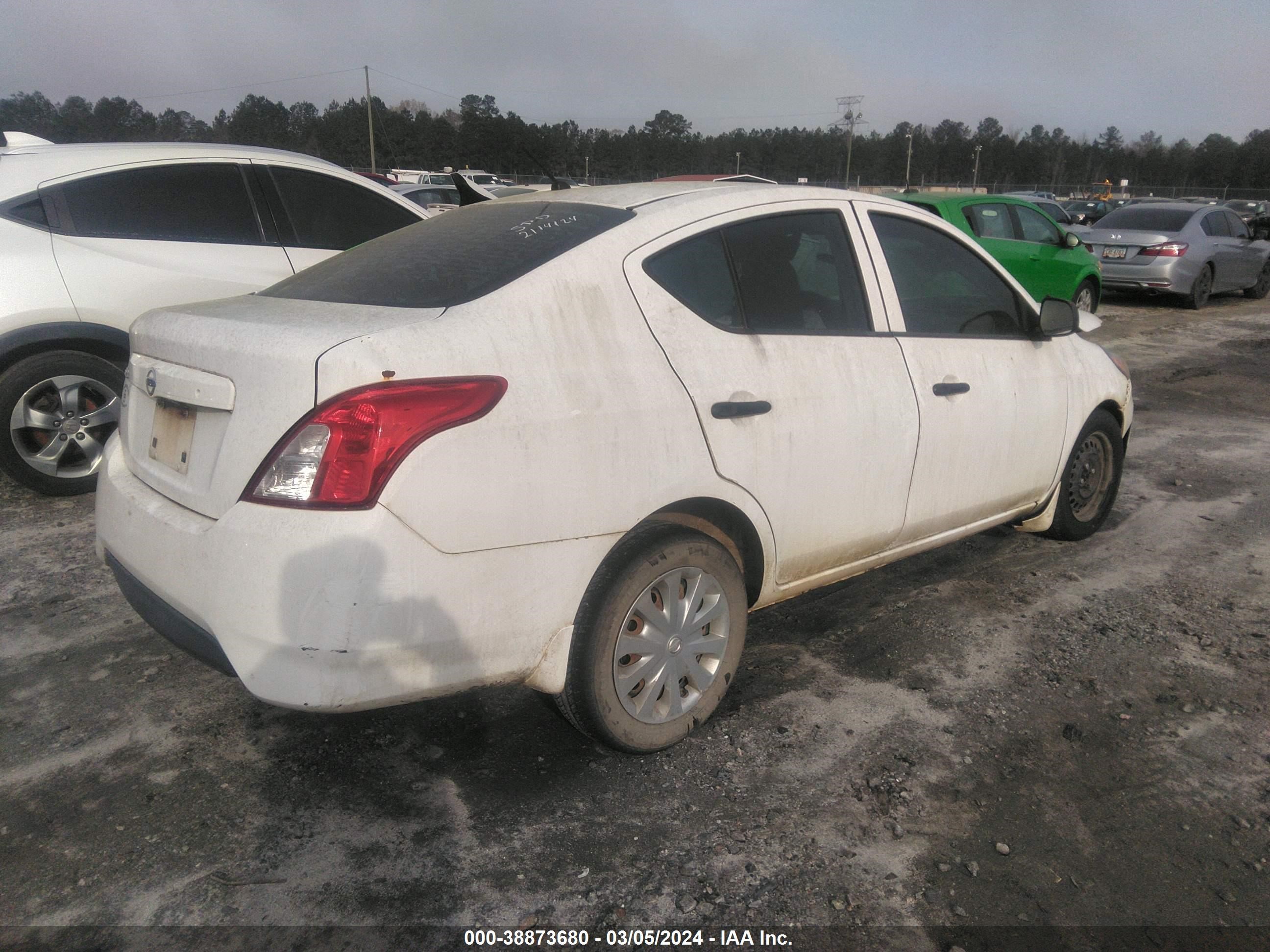 Photo 3 VIN: 3N1CN7AP3FL949186 - NISSAN VERSA 