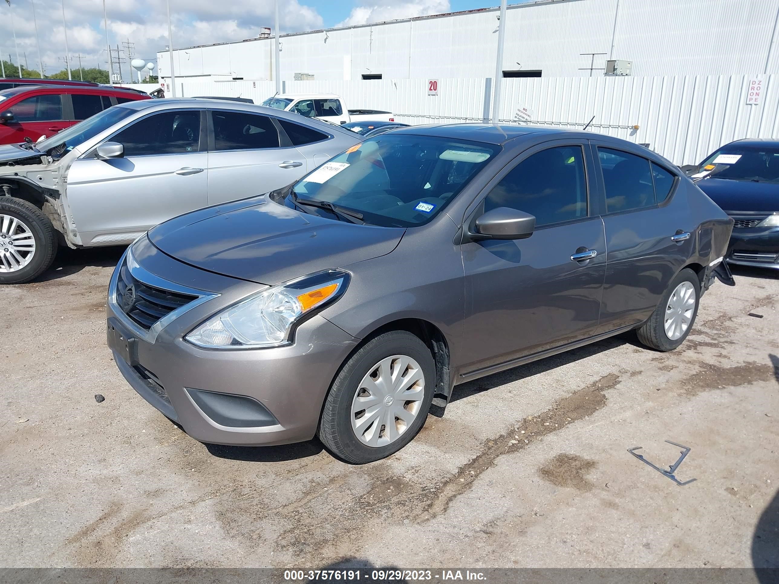 Photo 1 VIN: 3N1CN7AP3GL897804 - NISSAN VERSA 