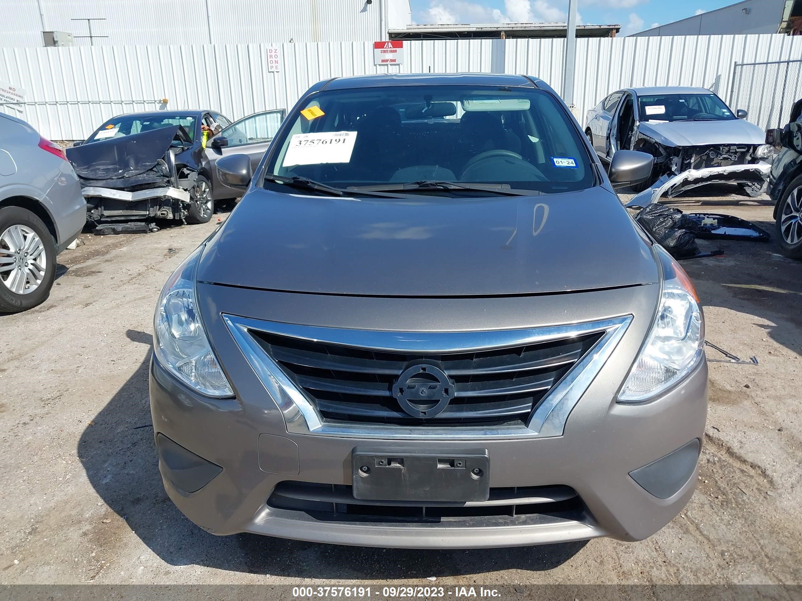 Photo 11 VIN: 3N1CN7AP3GL897804 - NISSAN VERSA 