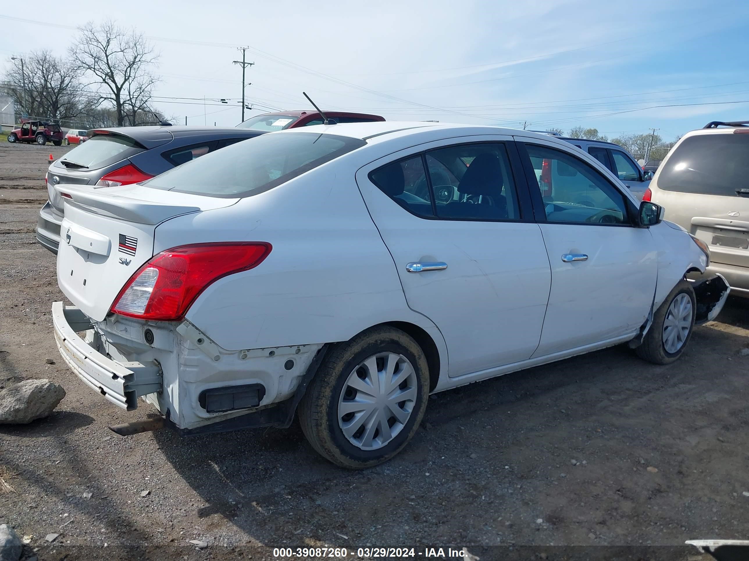 Photo 3 VIN: 3N1CN7AP3HK441681 - NISSAN VERSA 