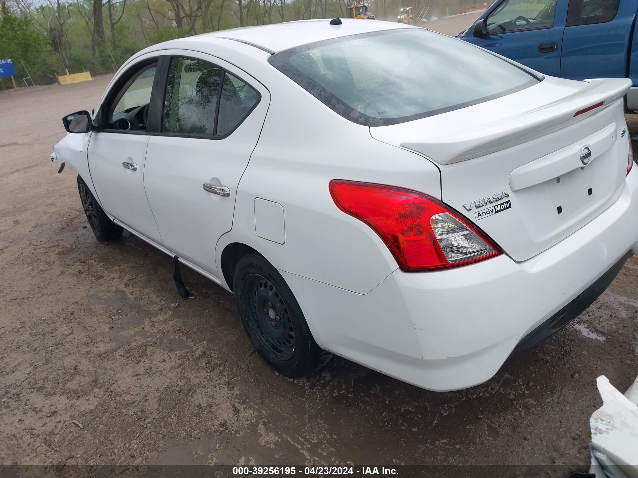 Photo 2 VIN: 3N1CN7AP3JL807980 - NISSAN VERSA 