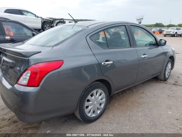 Photo 3 VIN: 3N1CN7AP3JL815867 - NISSAN VERSA 