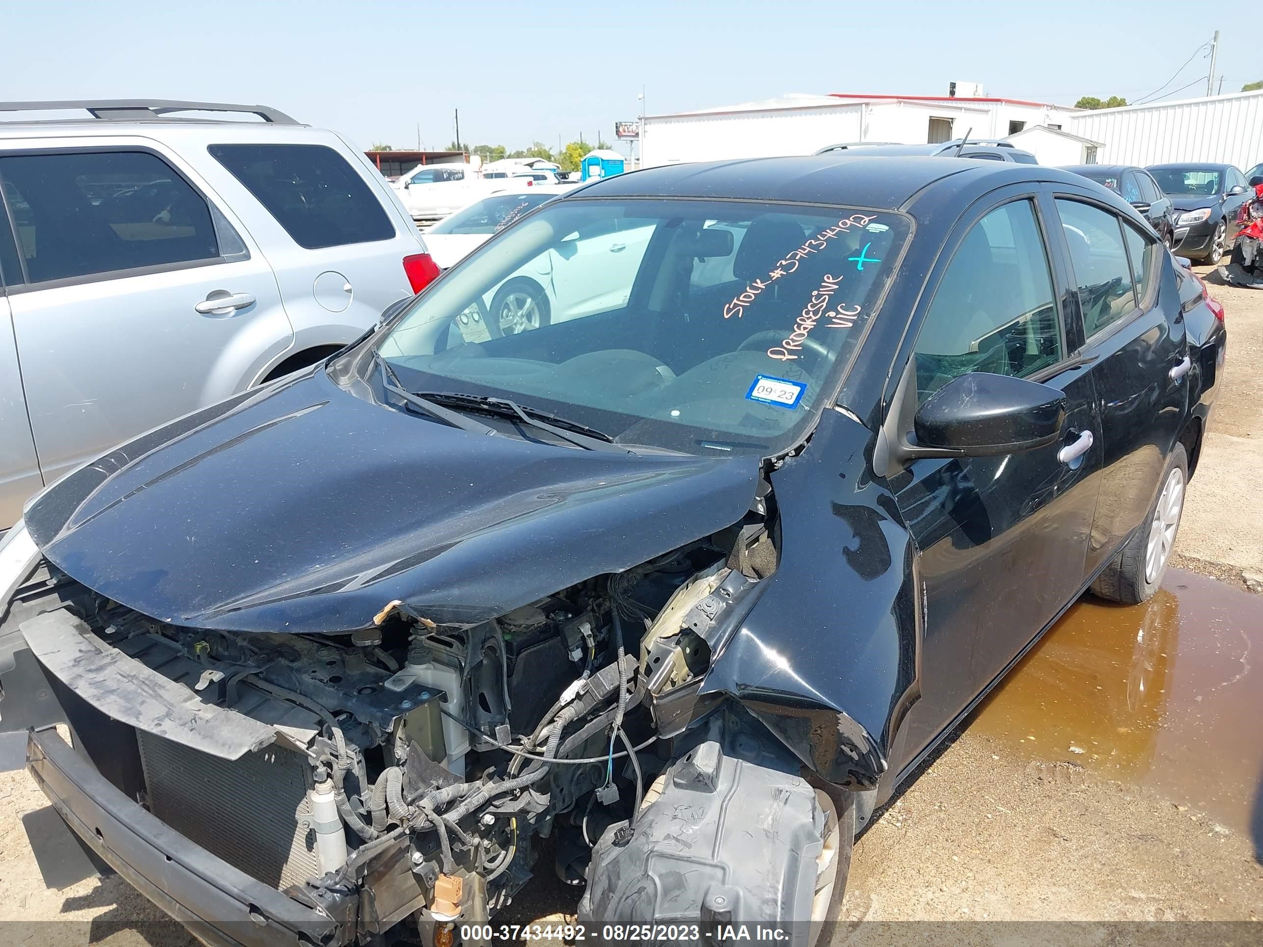 Photo 1 VIN: 3N1CN7AP3KL813425 - NISSAN VERSA 