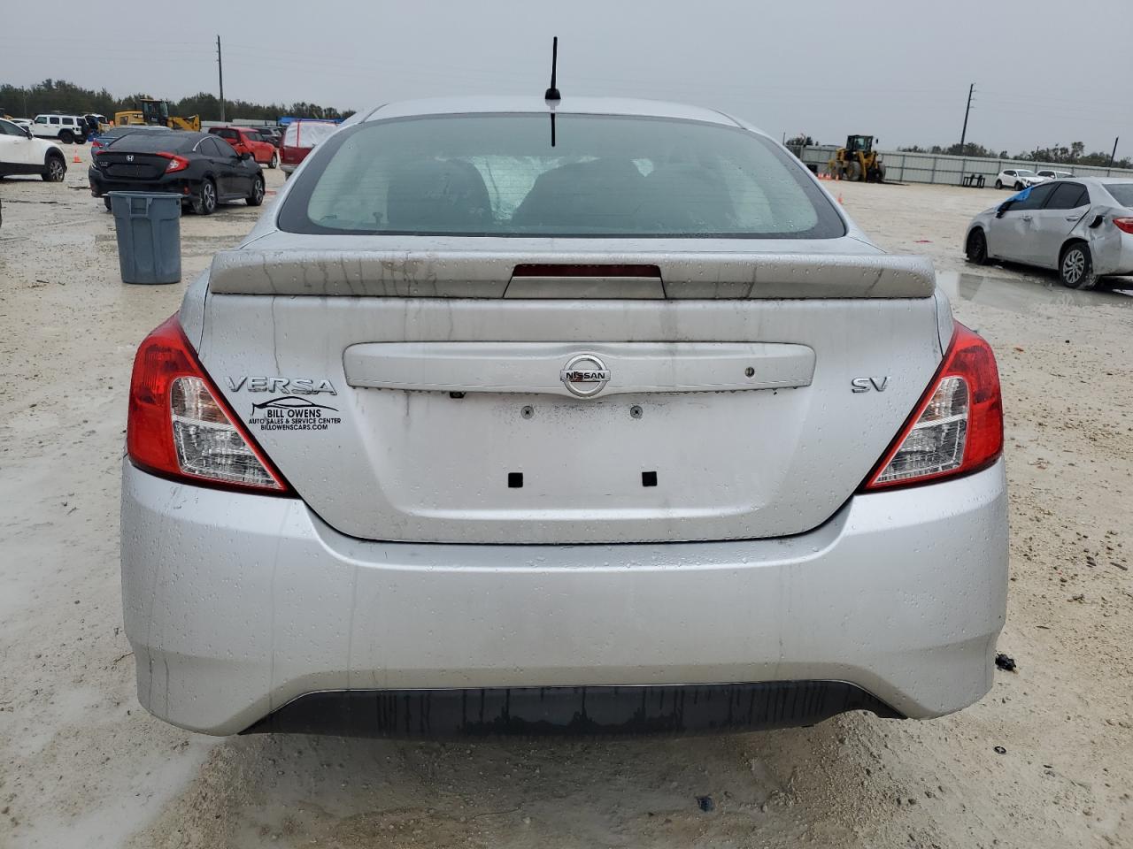 Photo 5 VIN: 3N1CN7AP3KL817359 - NISSAN VERSA 