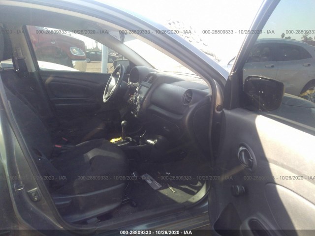 Photo 4 VIN: 3N1CN7AP3KL820228 - NISSAN VERSA SEDAN 