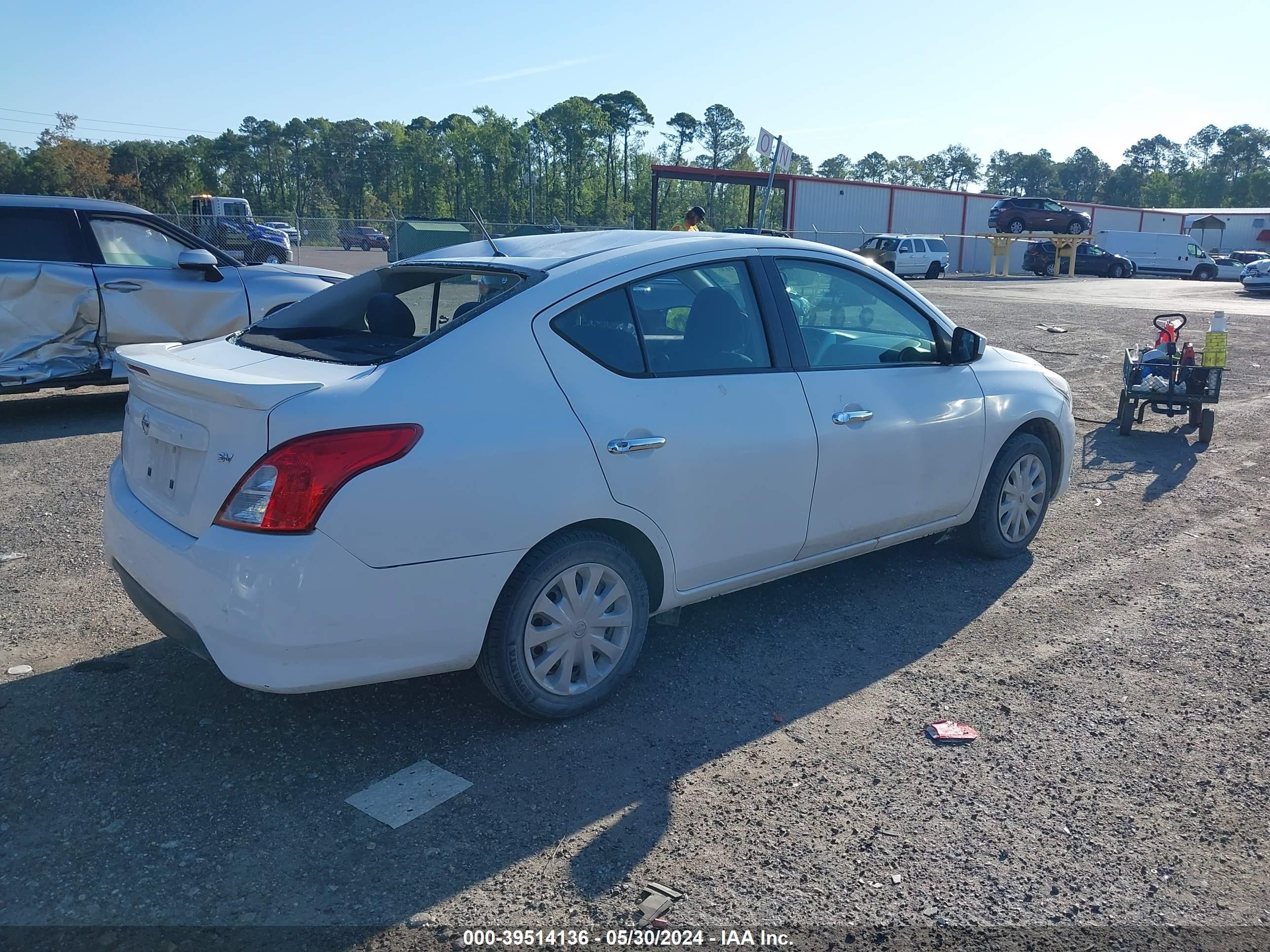 Photo 3 VIN: 3N1CN7AP3KL849874 - NISSAN VERSA 