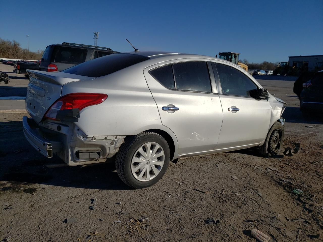 Photo 2 VIN: 3N1CN7AP3KL861104 - NISSAN VERSA 