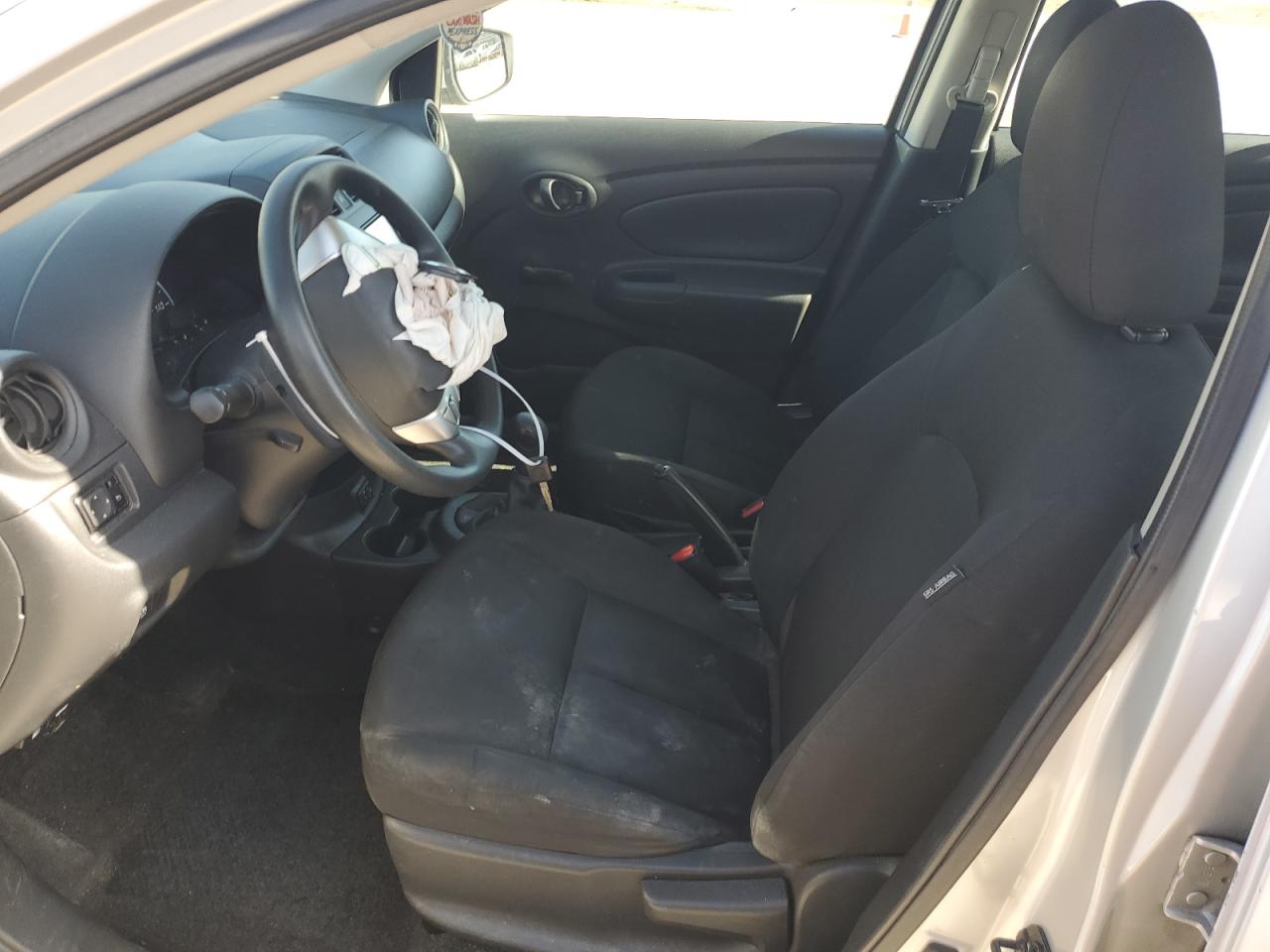 Photo 6 VIN: 3N1CN7AP3KL876475 - NISSAN VERSA 